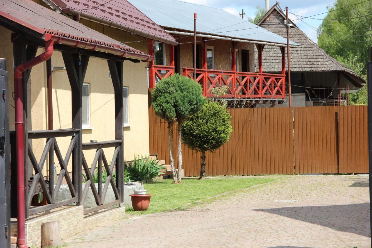 Ріточка Apartment Berehove  Bagian luar foto
