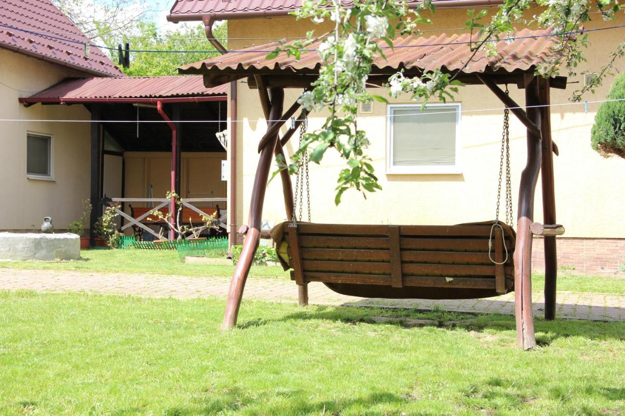 Ріточка Apartment Berehove  Bagian luar foto